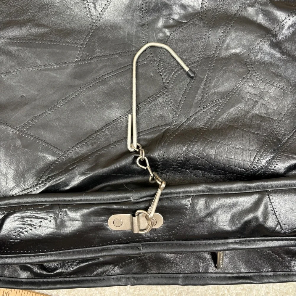 Governor's Cup Classic Garment‎ Bag Black Leather Kentucky Louisville Football